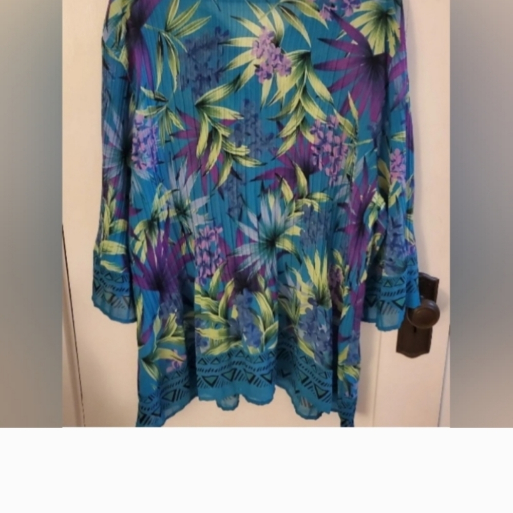Catherines Tunic Top 2x - Picture 5 of 6